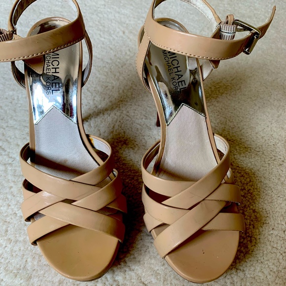 Michael Kors sandals - Picture 1 of 6